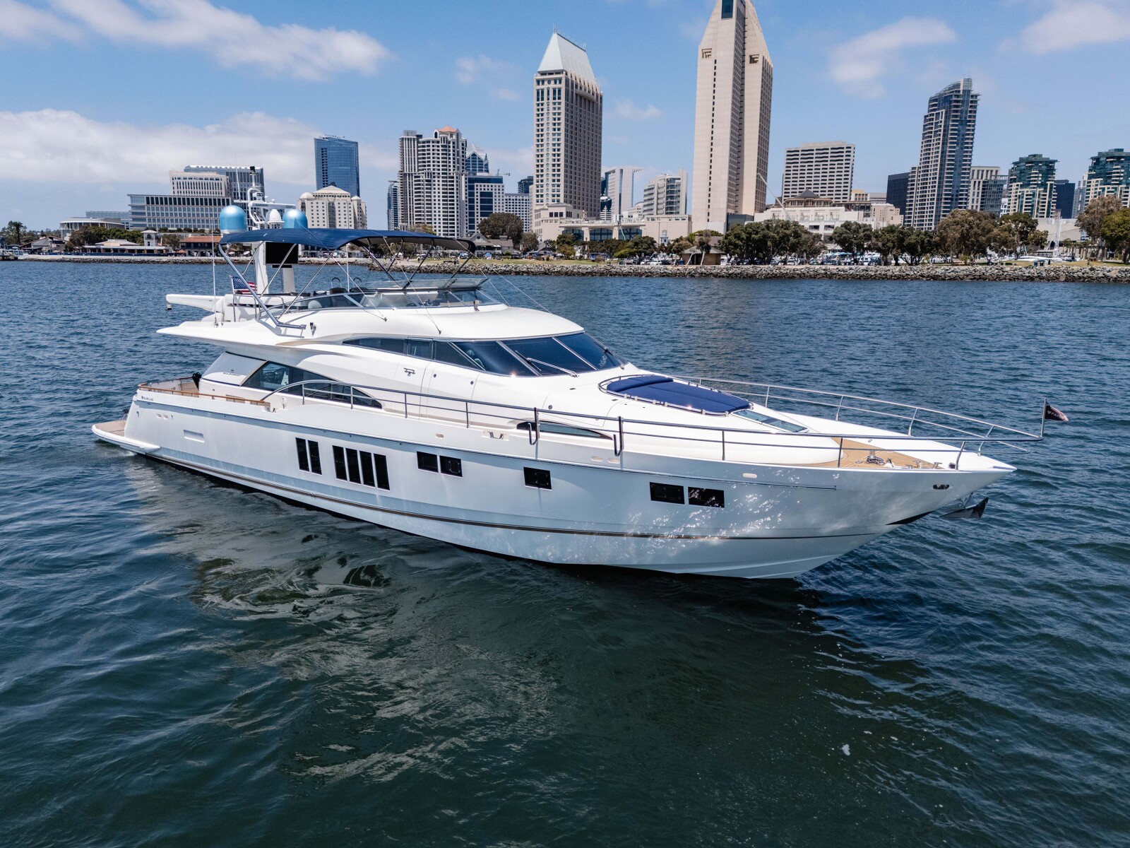 78-foot Fairline Squadron motor yacht Sea Hammock for sale, profile view, listed by Fraser Yachts San Diego broker Paul Simon