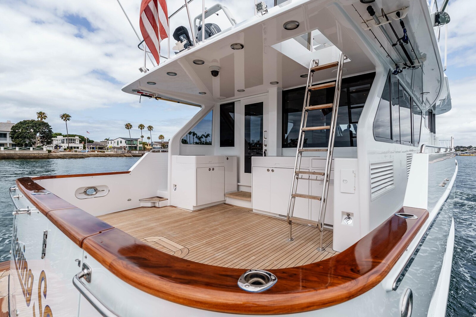 Varnished teak aft deck of Nordlund 74 Following Sea II